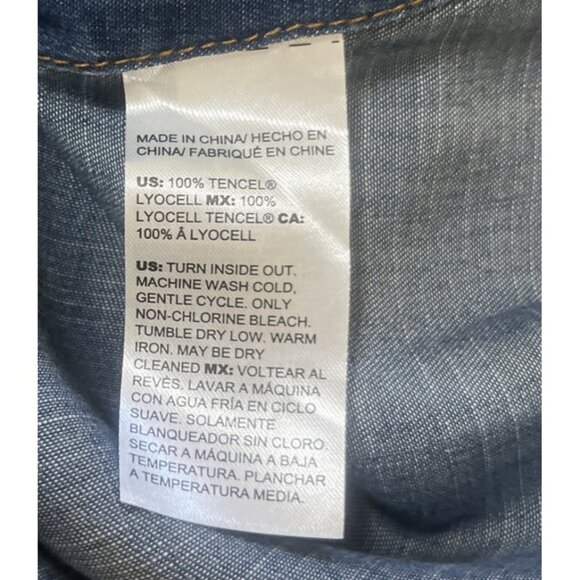 CHICO'S Chambray Shirt S 1/8-10 Womens Small Blue Button Side Detail Long Sleeve - Picture 11 of 12